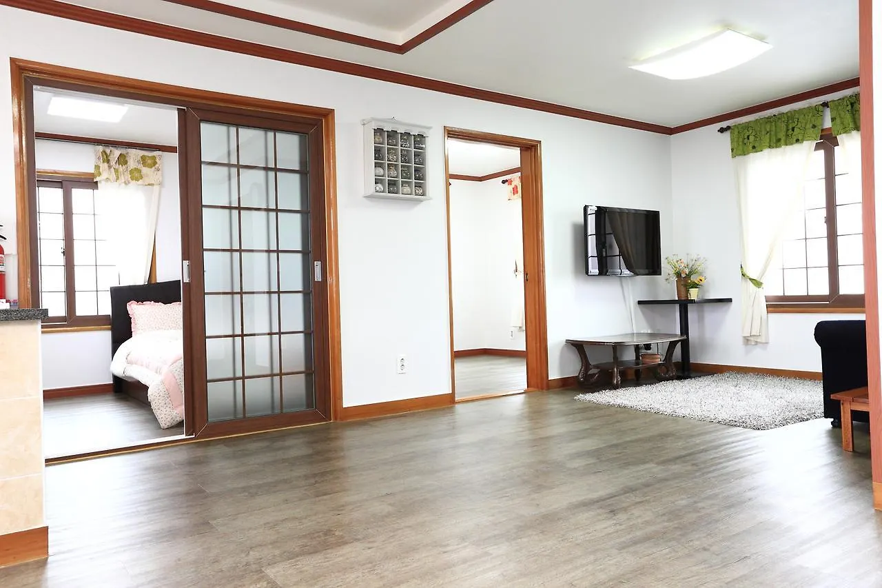 Gyeryonggil Pension Jeju 0*,